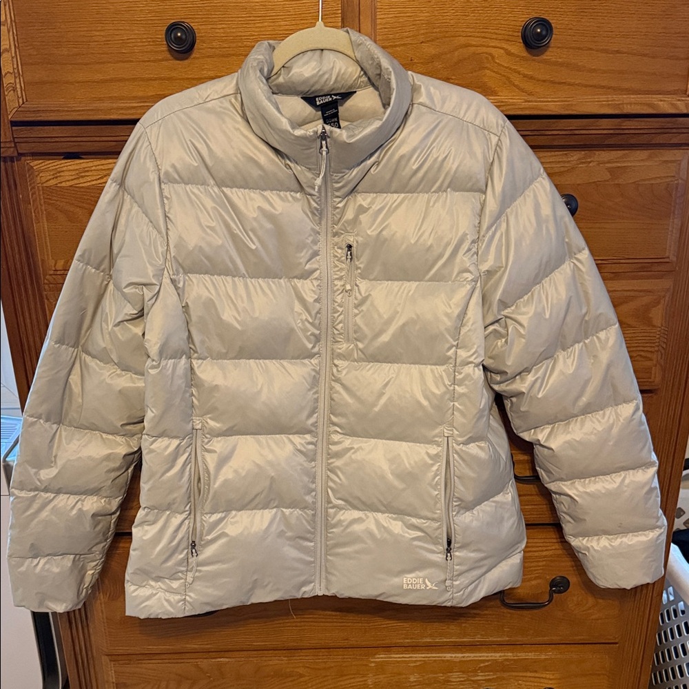 Eddie Bauer Women's Light Gray Puffer Jacket